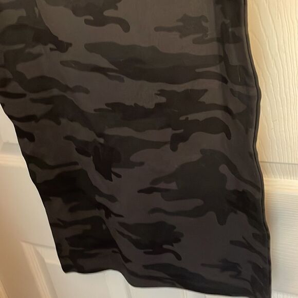 NWOT Sanctuary Camo Pencil Skirt XSmall - Picture 5 of 6
